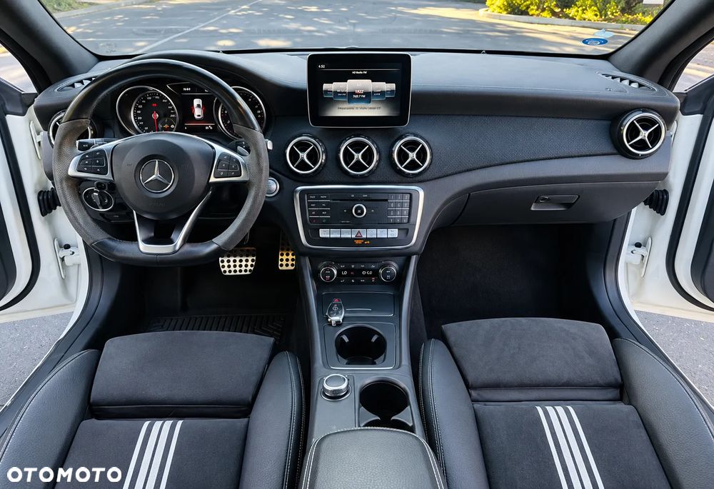 Mercedes-Benz CLA 250 4Matic 7G-DCT AMG Line - 21