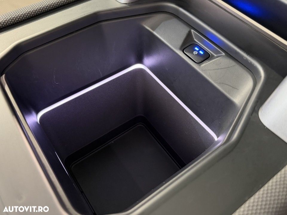 Land Rover Defender - 16