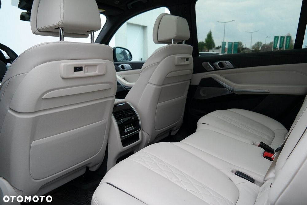 BMW X7 - 11
