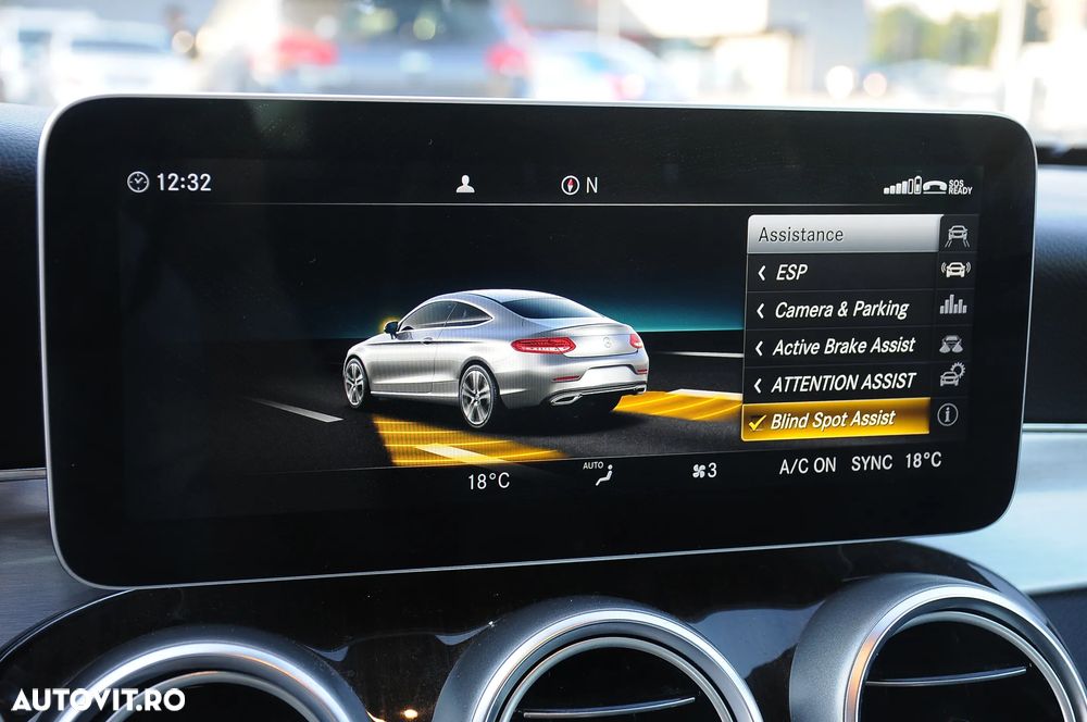 Mercedes-Benz C 300 4MATIC Aut. - 23