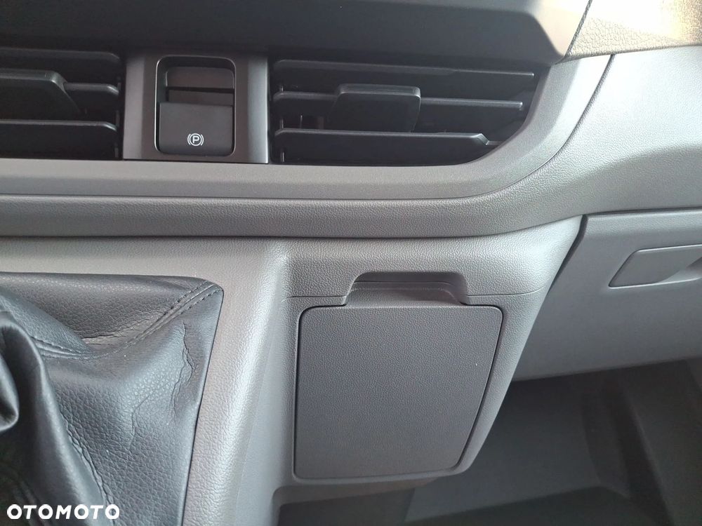 Volkswagen Transporter - 27