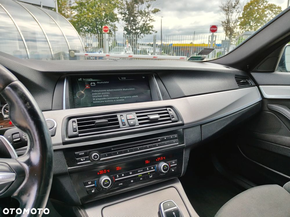 BMW Seria 5 525d xDrive - 4