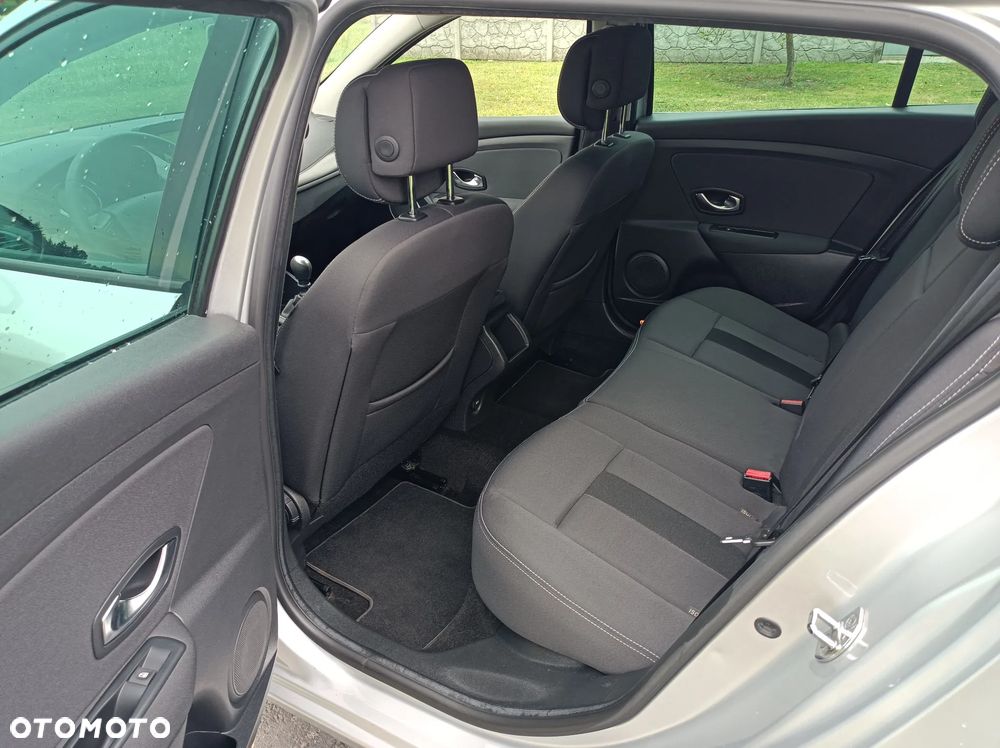 Renault Megane TCe 130 Luxe - 8