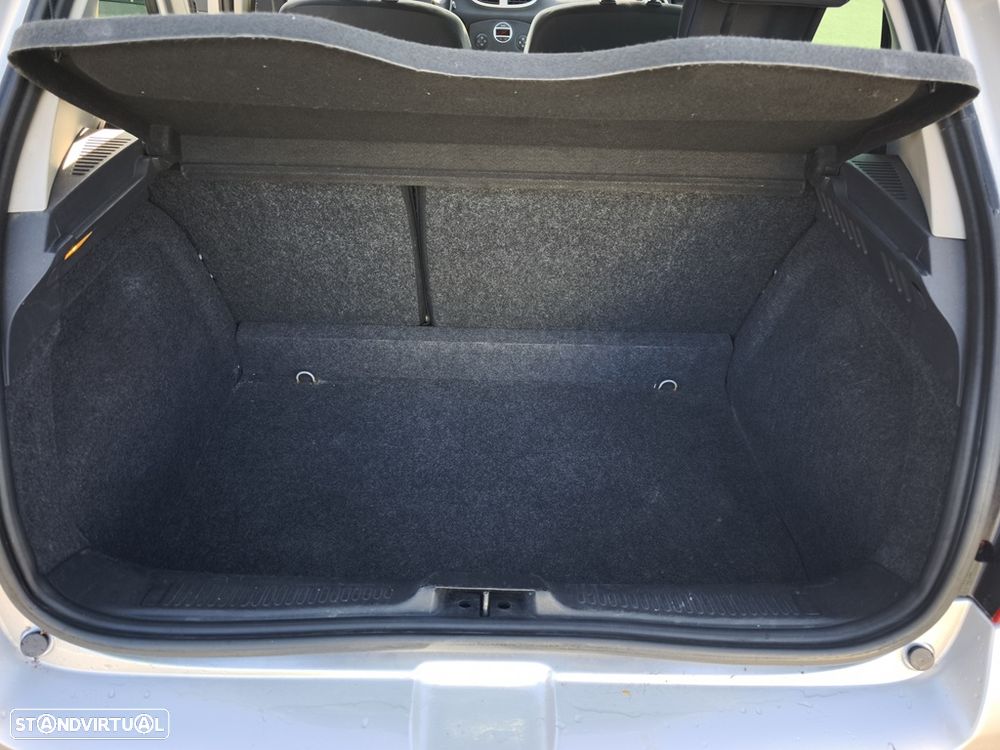 Renault Clio - 10