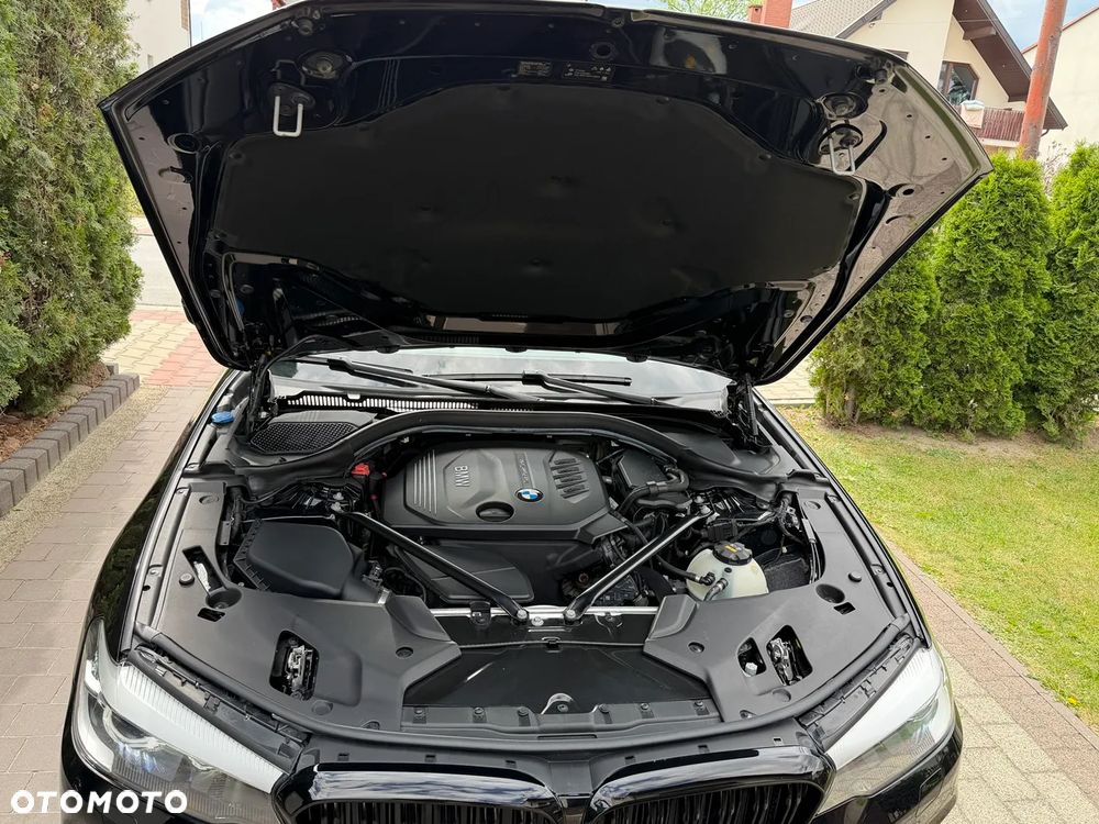 BMW Seria 5 520d Sport Line - 29