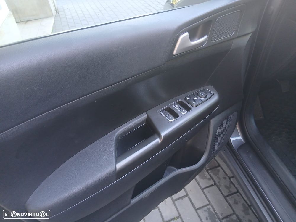 Kia Sportage 1.6 GDI ISG Tech - 11