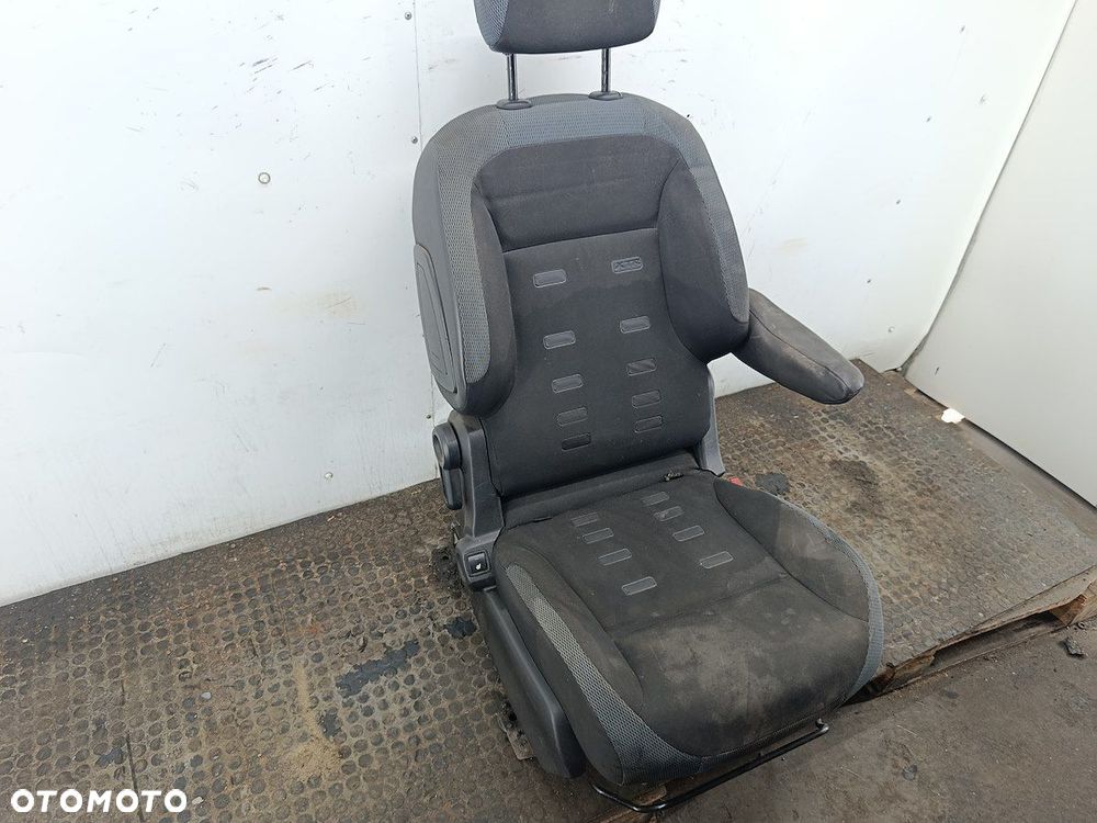 FOTEL PRAWY PASAŻERA CITROEN BERLINGO II - 4
