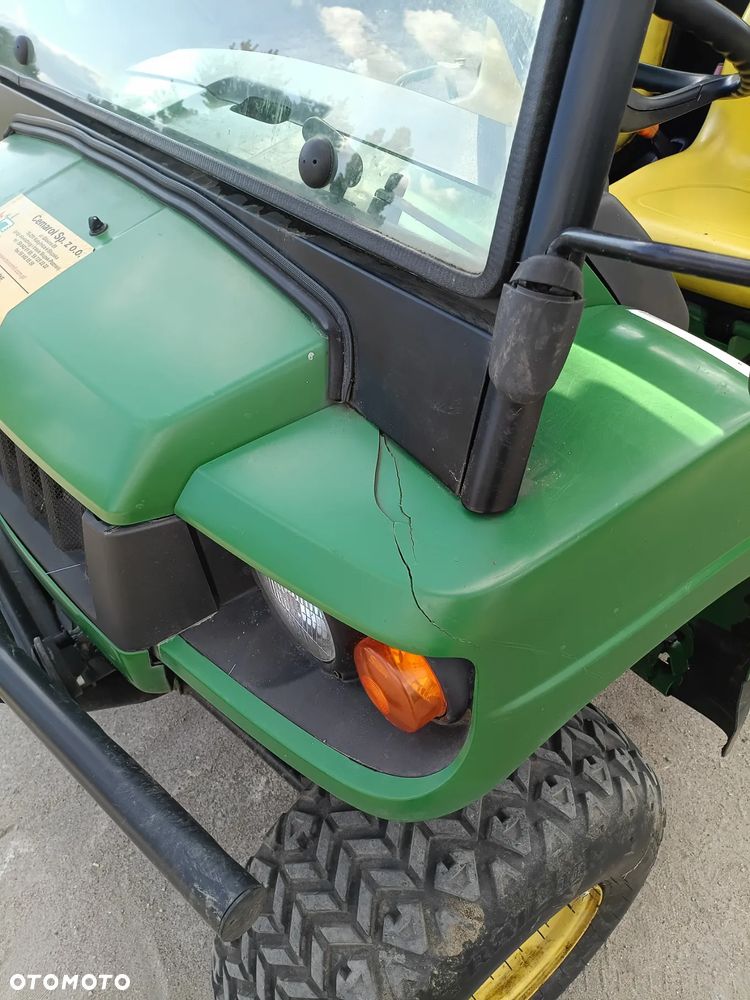John Deere Gator 4X2 HPX - 11