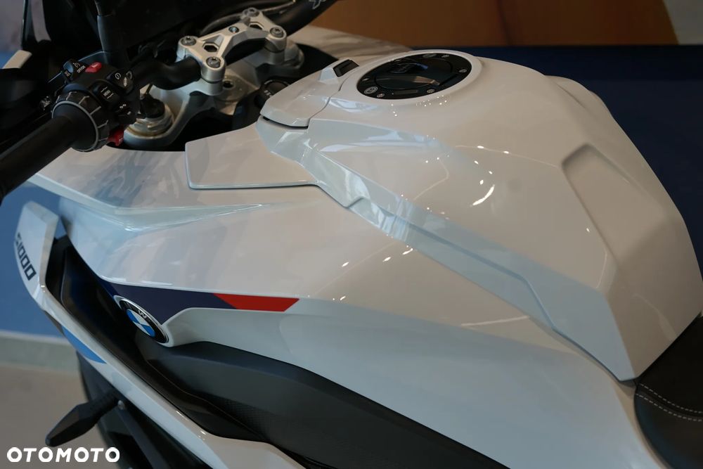 BMW XR - 18