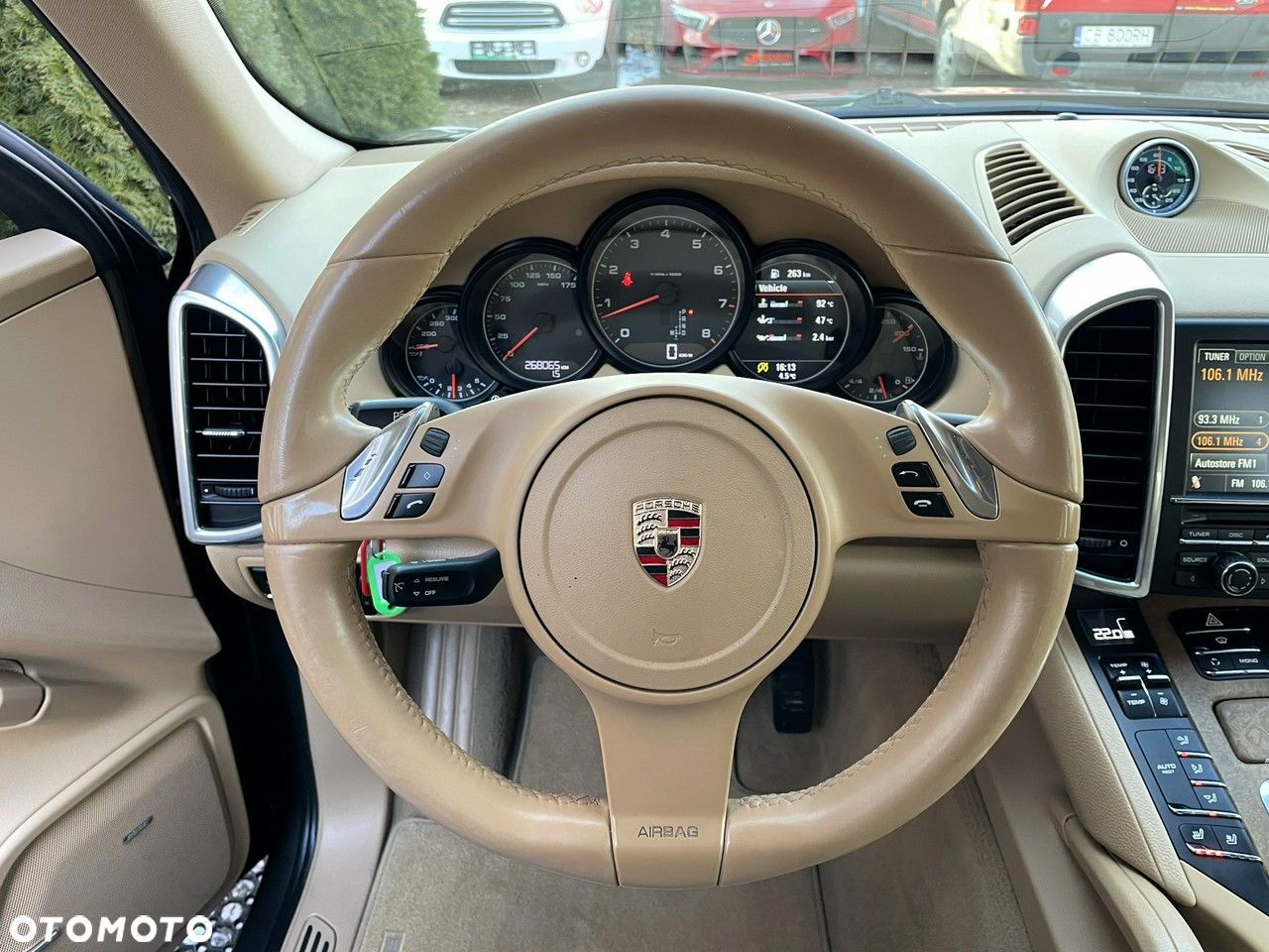Porsche Cayenne - 13