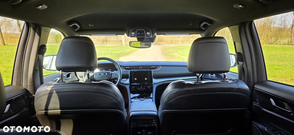 Jeep Grand Cherokee - 29