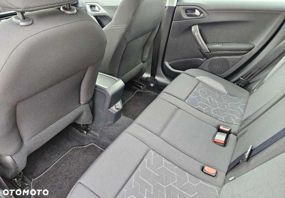 Peugeot 2008 - 10
