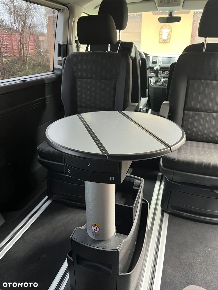 Volkswagen Multivan - 13