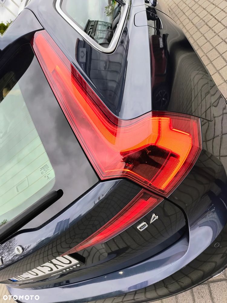 Volvo V90 D4 Momentum Pro - 13