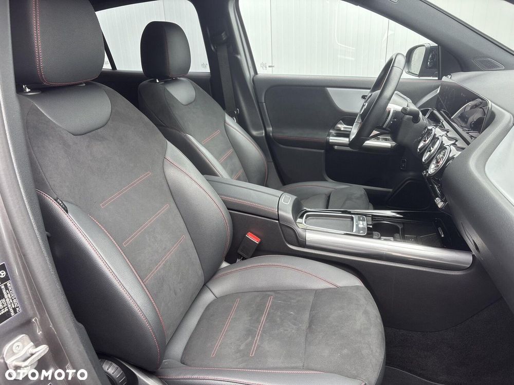 Mercedes-Benz GLA - 18