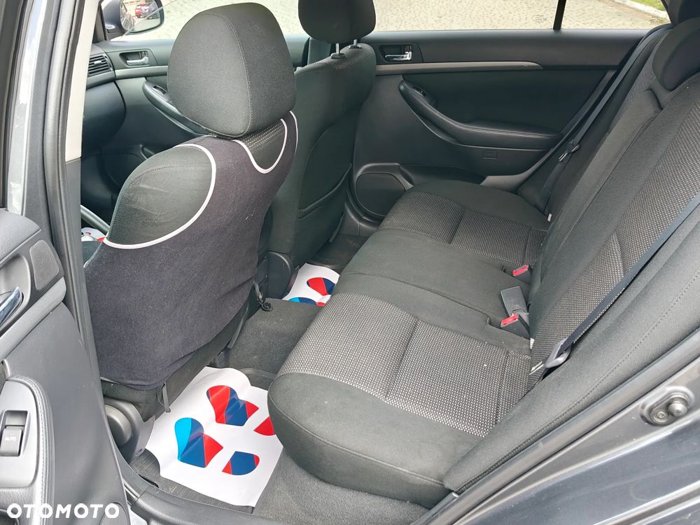 Toyota Avensis 2.2 D-4D X Premium - 12