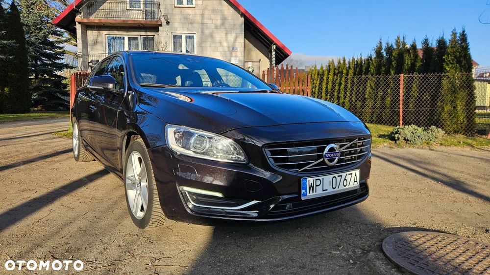 Volvo V60 D6 Plug-In-Hybrid AWD Geartronic Summum - 3