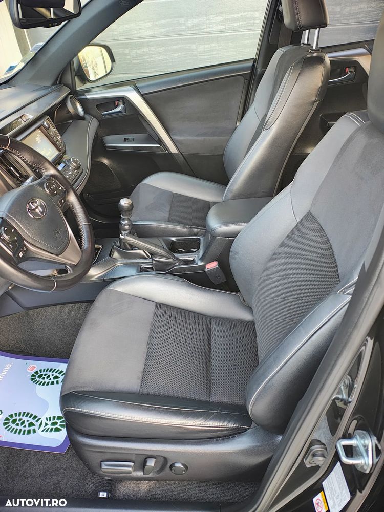 Toyota RAV4 2.0 D-4D 4x2 Start-Stop Executive - 12