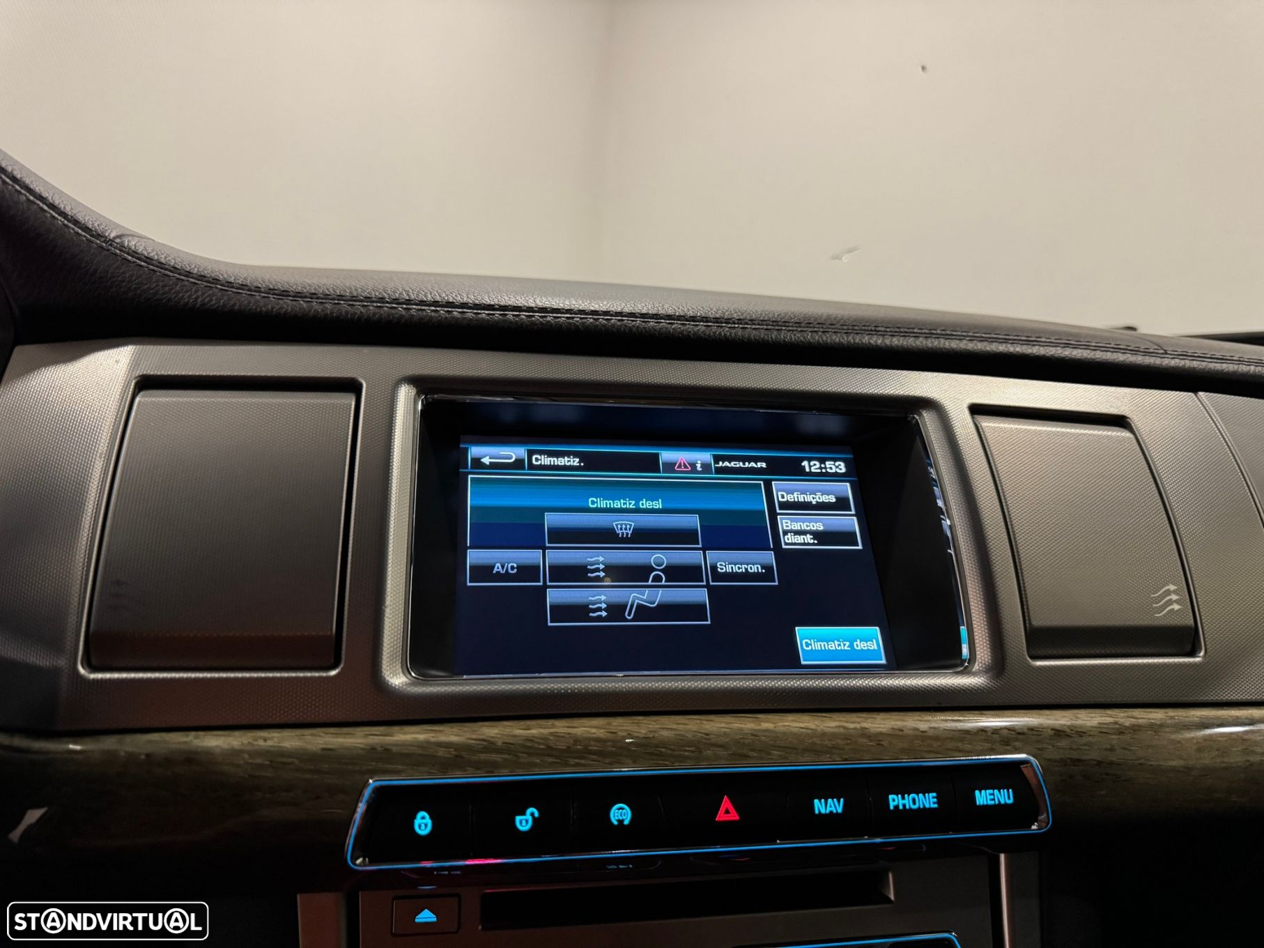Jaguar XF Sportbrake 2.2 D Premium Luxury - 41