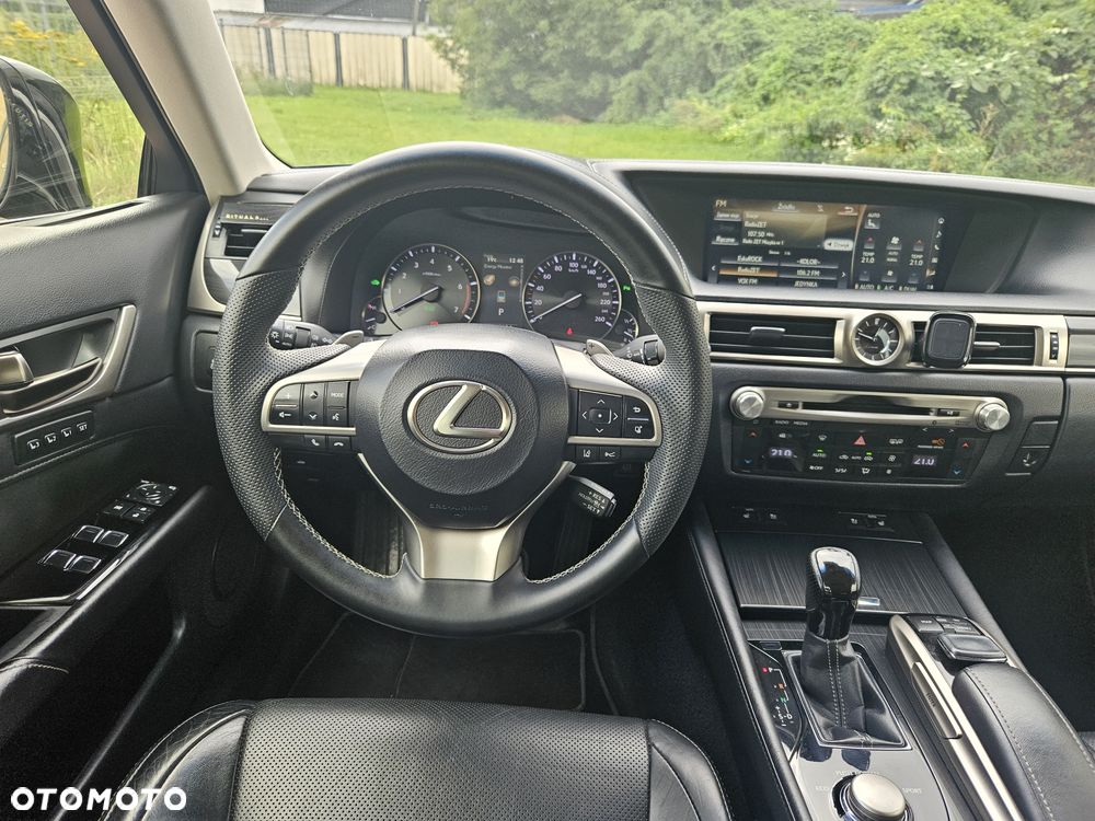 Lexus GS 300h - 9