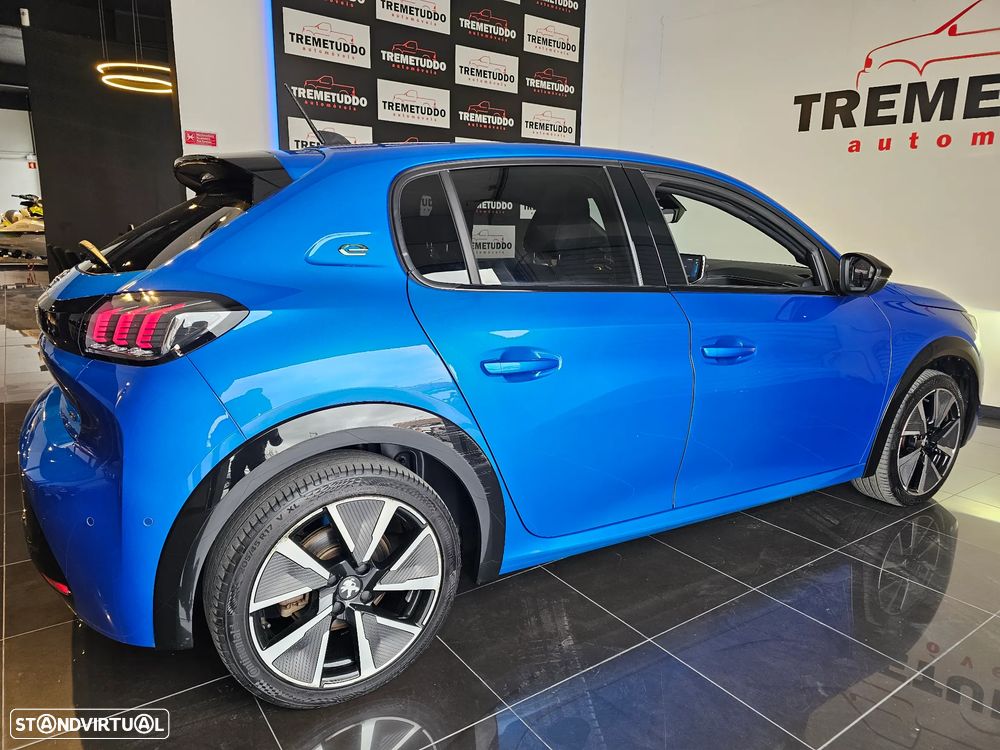 Peugeot e-208 GT - 25