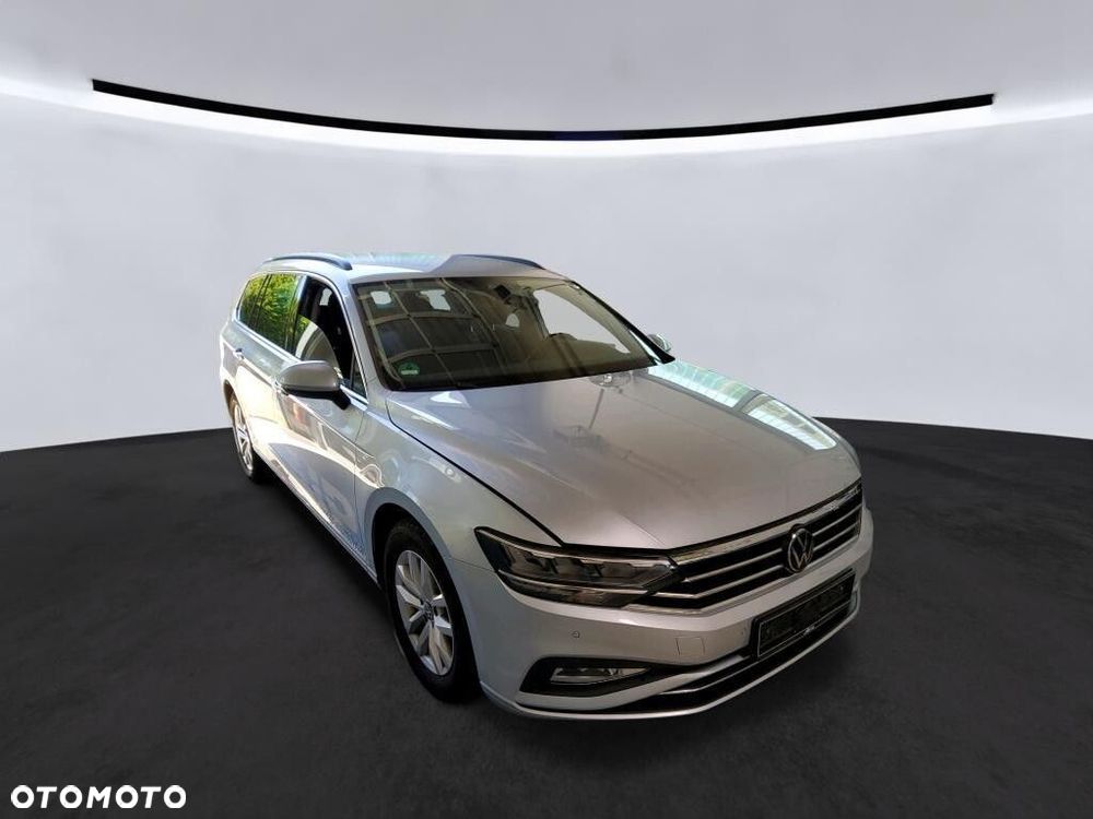 Volkswagen Passat - 2