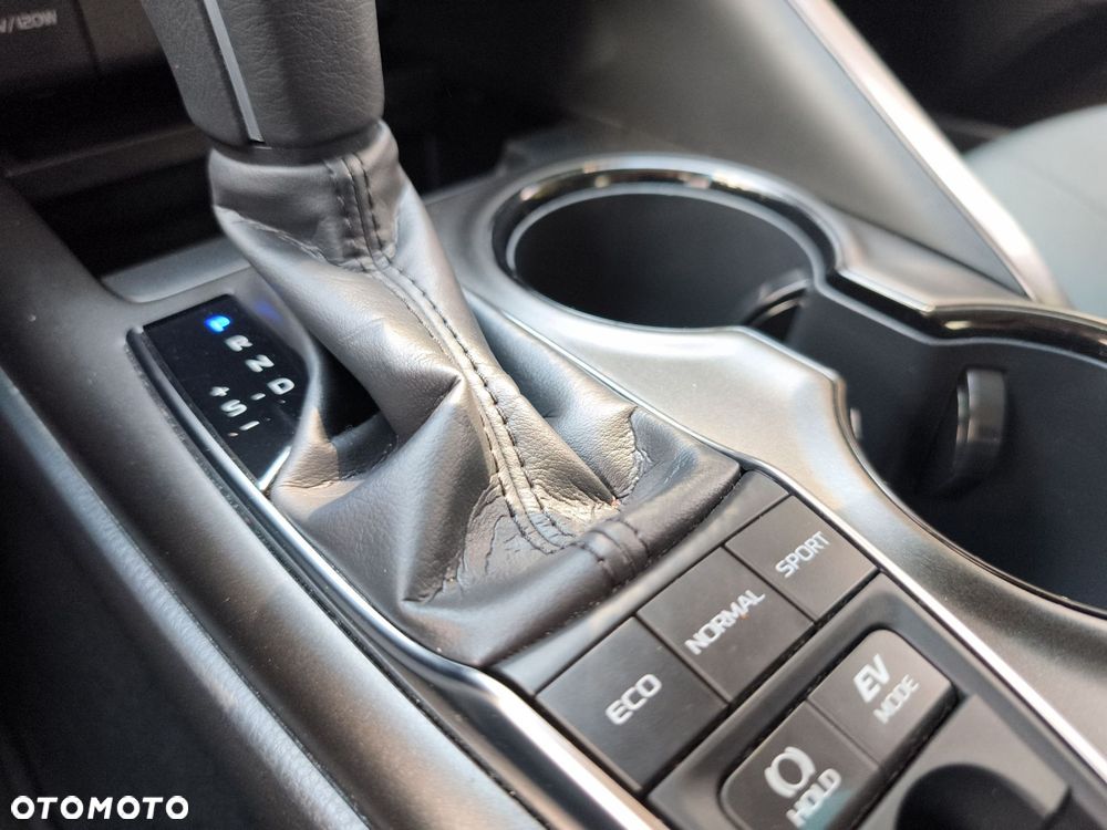 Toyota Camry 2.5 Hybrid Comfort CVT - 20