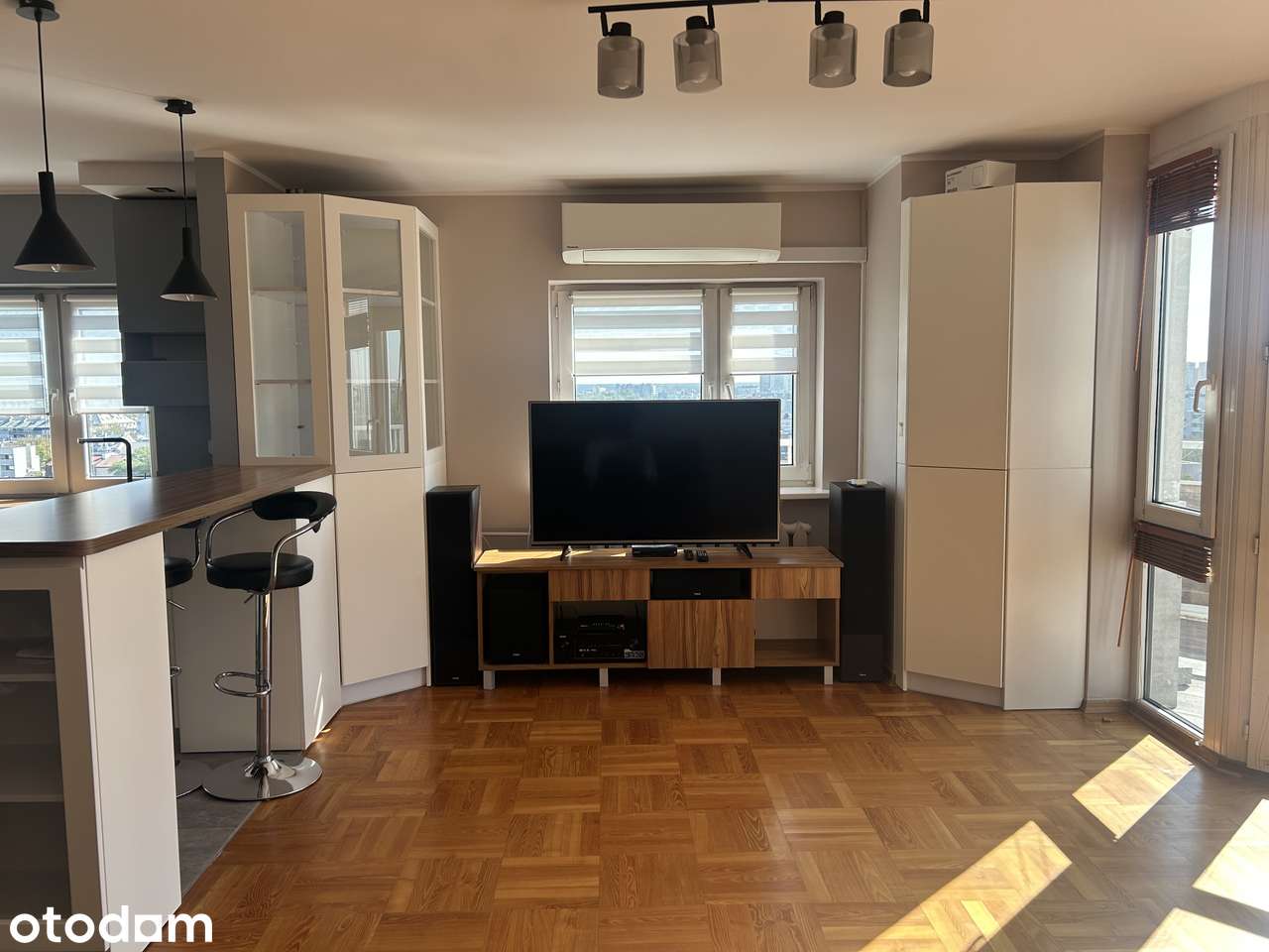 3 pokoje 77 m² | garaż + komórka | AC | balkon | Grochów