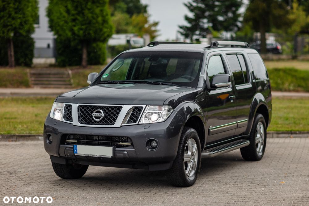 Nissan Pathfinder - 1