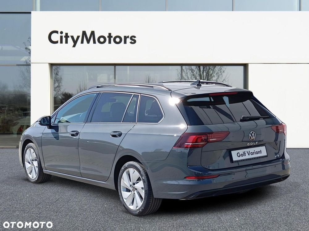 Volkswagen Golf - 6