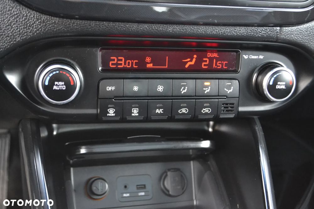 Kia Carens 1.7 CRDi Business Line 7os - 31