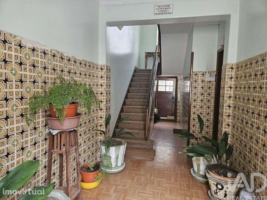 Prédio T5 em Caldas da Rainha - Nossa Senhora do Pópulo, Coto e São Gr - Grande imagem: 2/24