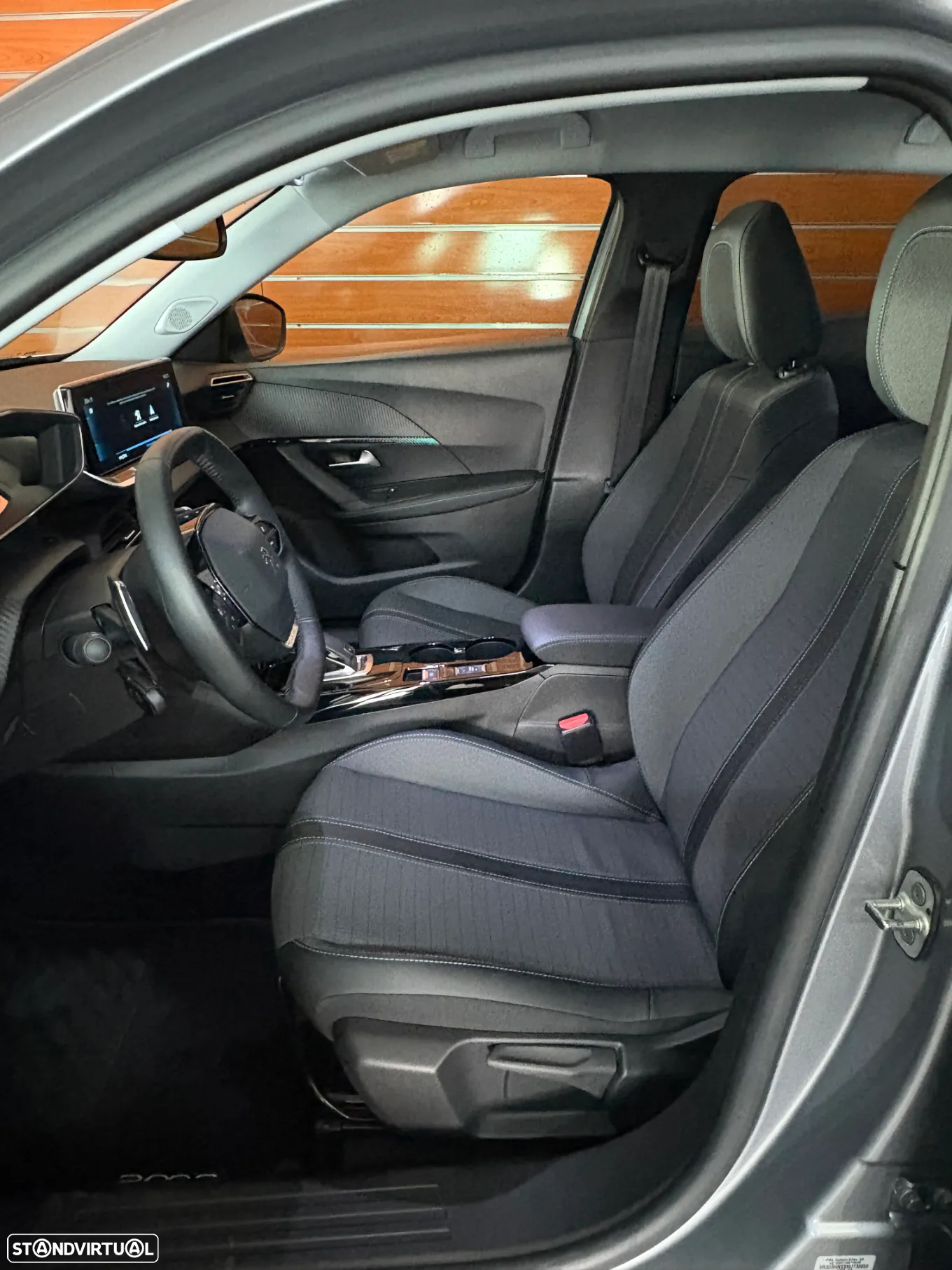 Peugeot 2008 1.2 PureTech Allure Pack EAT8 - 7