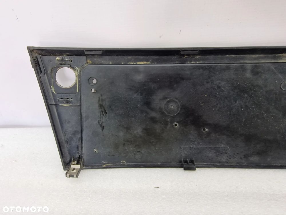 AUDI A6 C6 04- KRATKA ŚRODKOWA W GRILL / PODKŁADKA POD TABLICE , NR 4F0807285E , NR AUKCJI KR74 - 5