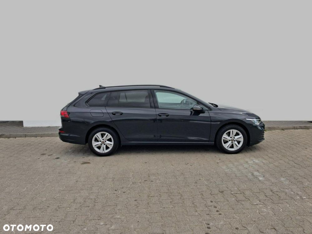 Volkswagen Golf - 8