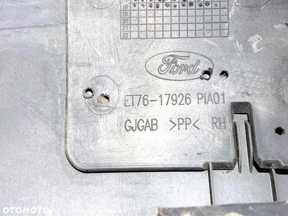 NAROŻNIK ZDERZAKA TYŁ PRAWY  FORD TRANSIT COURIER B460 Nadwozie pełne/minivan 2014 - 2022 1.0 - 6