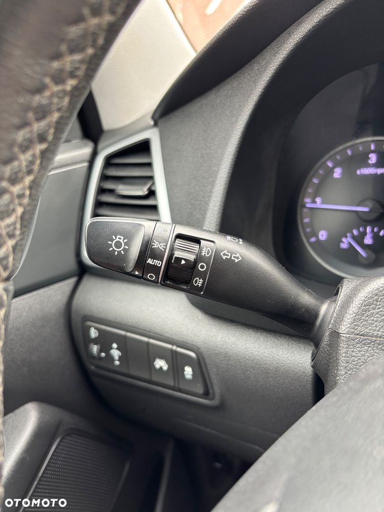 Hyundai Tucson 2.0 CRDI BlueDrive Style 2WD - 19