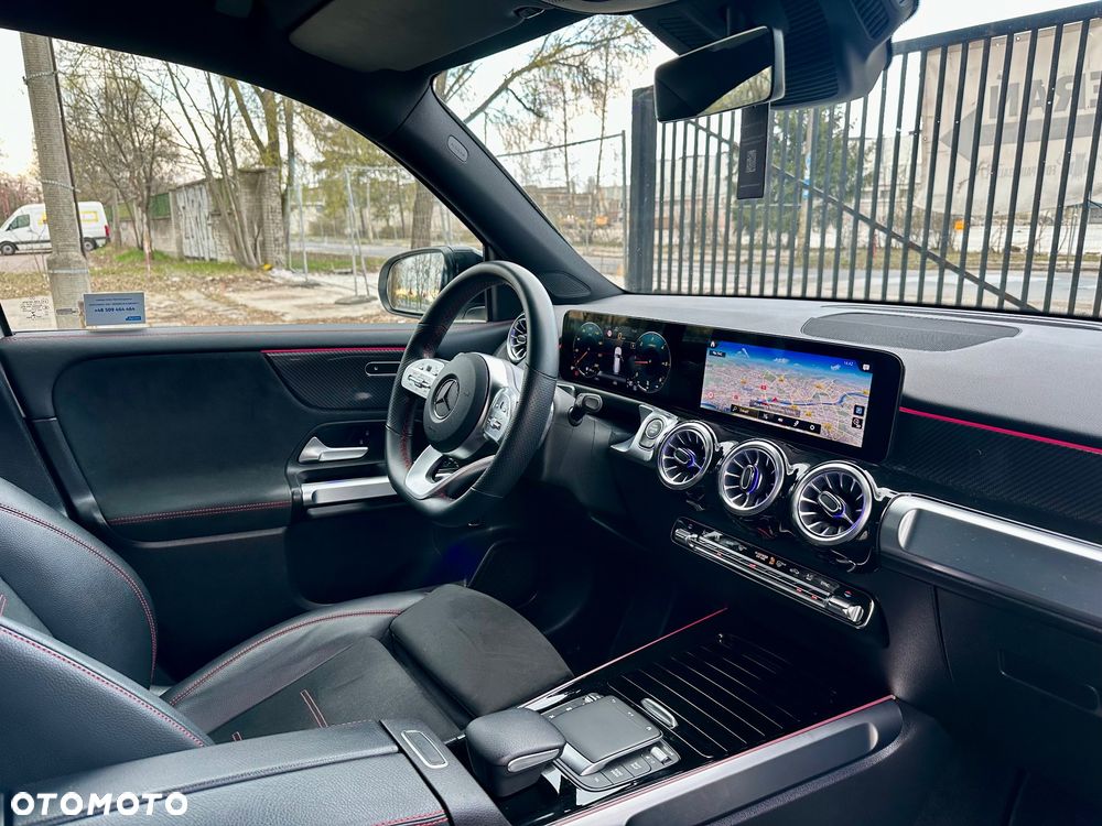 Mercedes-Benz GLB 200 d AMG Line 8G-DCT - 12