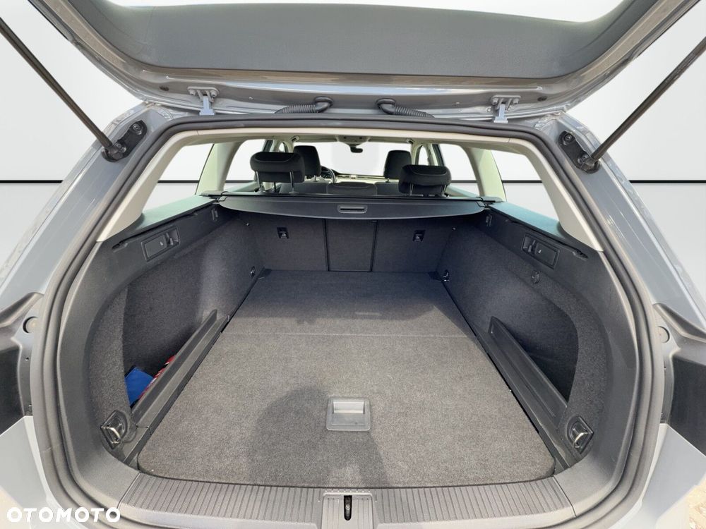Volkswagen Passat - 34