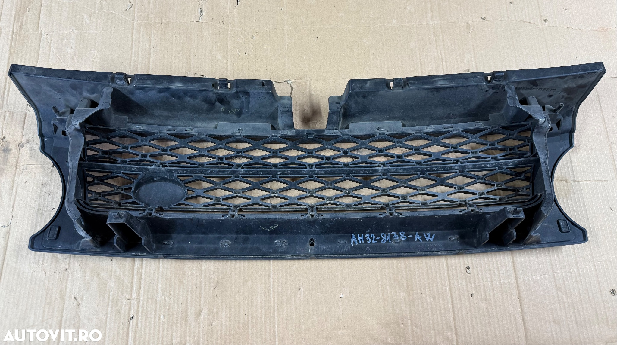 Grila radiatoare RANGE ROVER SPORT an 2010-2013  fara defecte cod AH32-8138-AW - 3