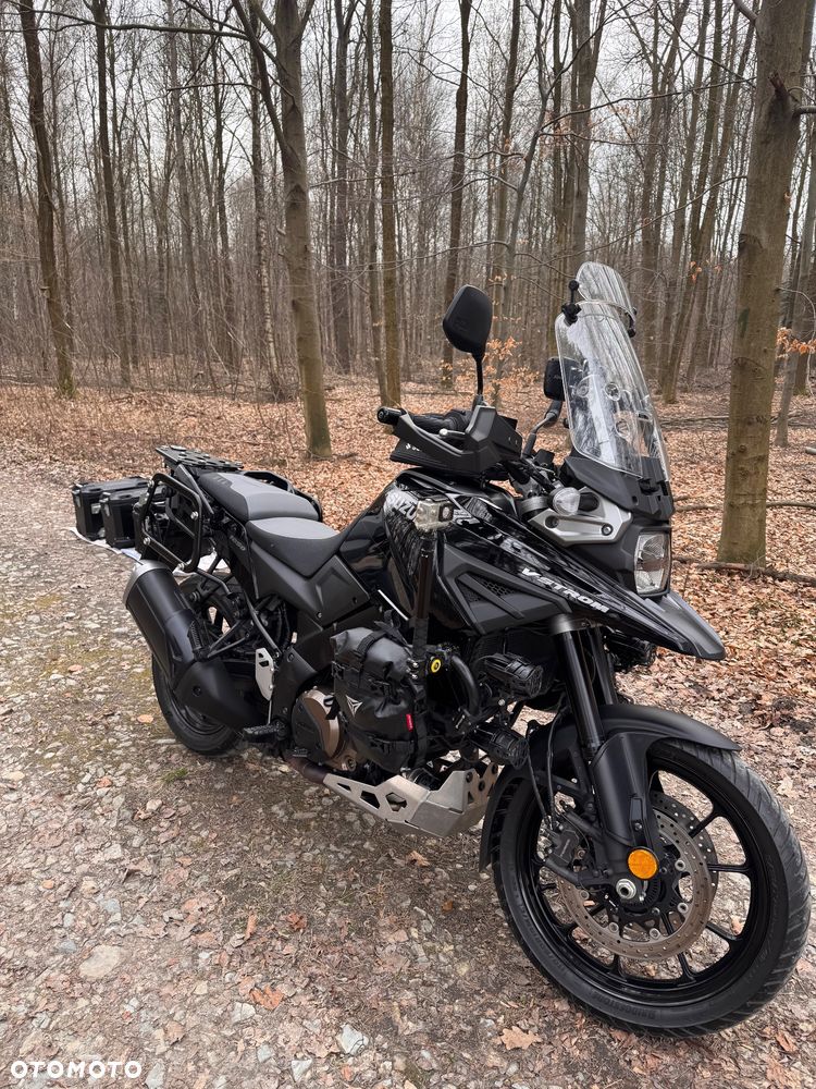 Suzuki V-STROM - 1