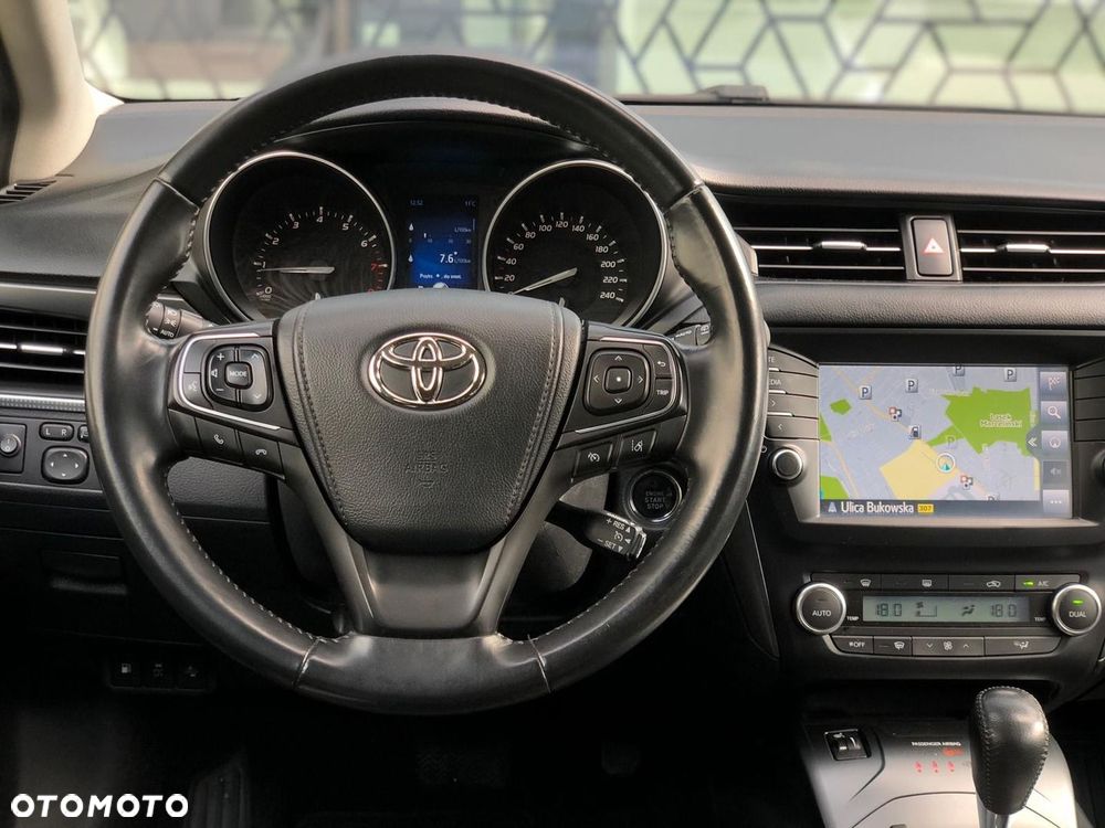 Toyota Avensis - 14
