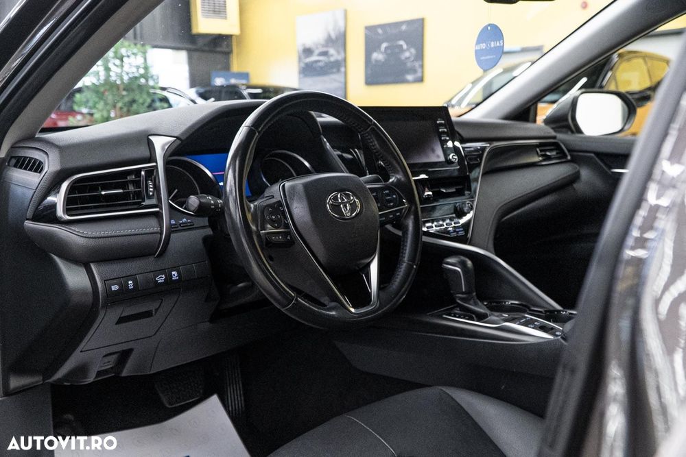 Toyota Camry Executive - 7