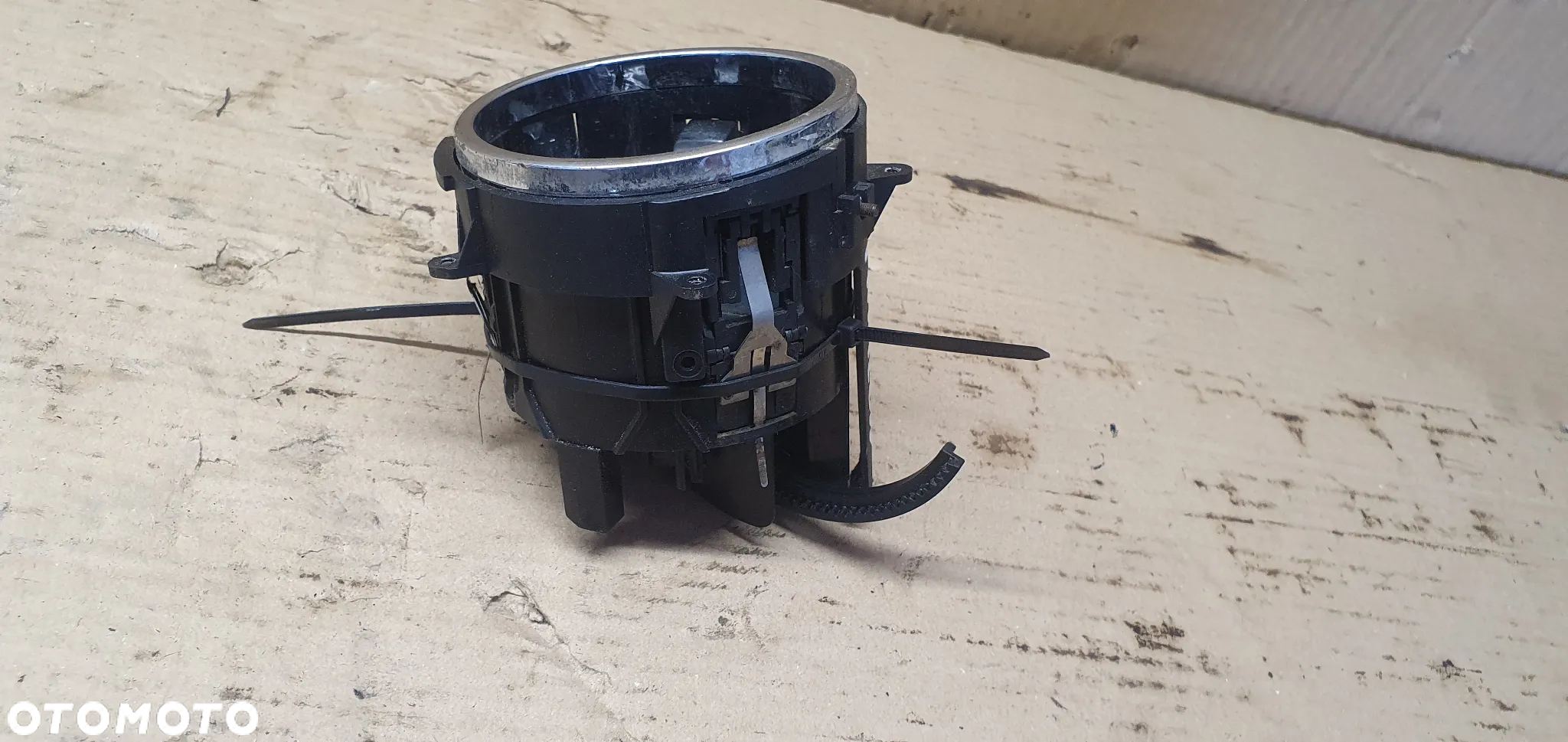 Schowek uchwyt na kubek VW Phaeton 3D0858601C - 2