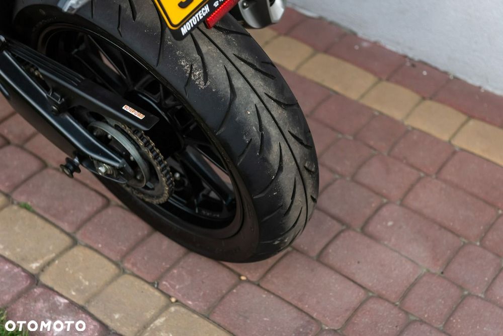 Yamaha YZF - 13