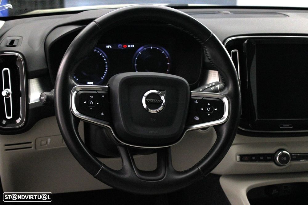 Volvo XC 40 2.0 D3 Momentum Plus Geartronic — fotografia 33