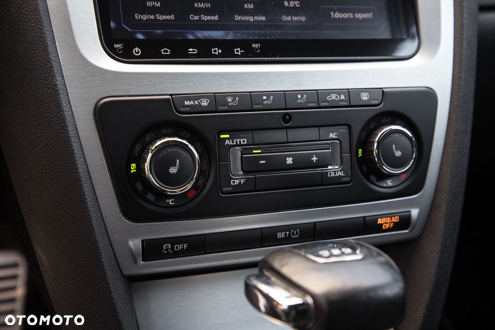 Skoda Octavia 2.0 TSI DSG RS - 21