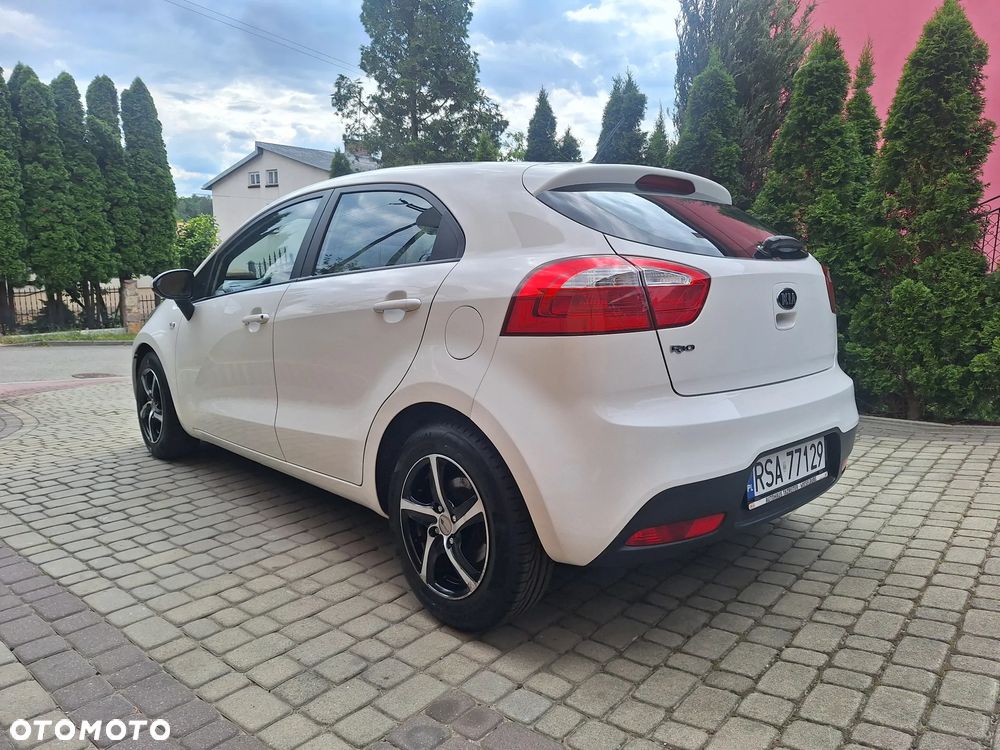 Kia Rio 1.2 L - 3