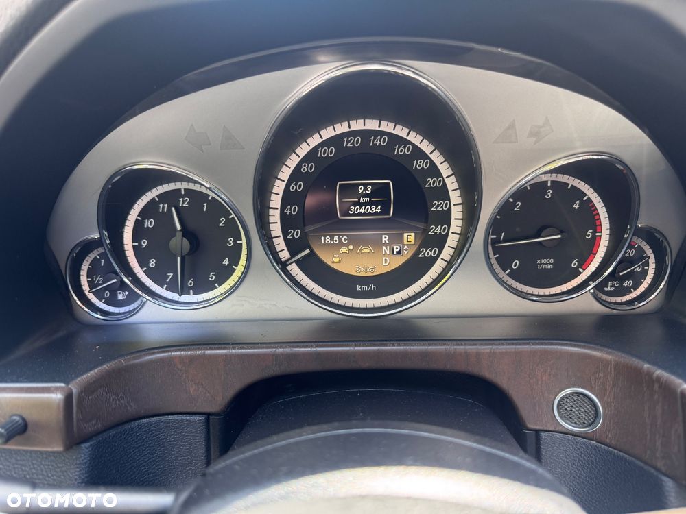 Mercedes-Benz Klasa E 250 CDI DPF BlueEFFICIENCY Automatik Avantgarde - 18