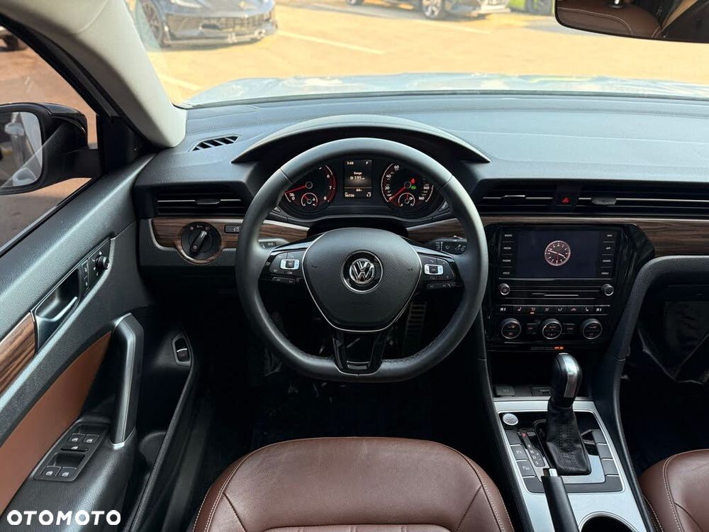 Volkswagen Passat 2.0 TSI Business DSG - 11